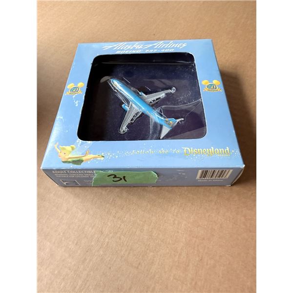 DISNEYLAND ALASKA AIRLINES BOEING 737-400 MODEL AIRPLANE DIECAST