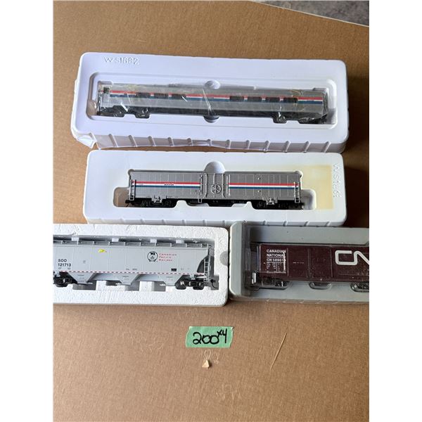 GROUP OF MODEL TRAIN CARS AMTRAK, CANADIAN PACIFIC & CANADIAN NATIONAL