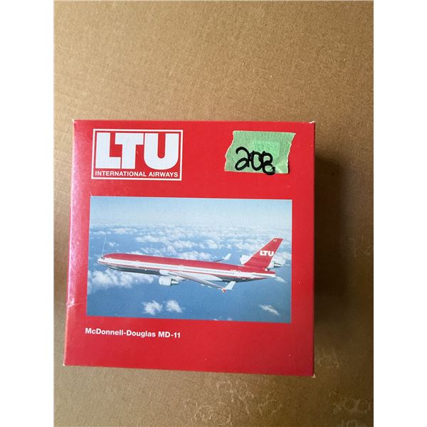LTU INTERNATIONAL AIRWAYS MCDONNELL-DOUGLAS MD-11 DIECAST MODEL AIRPLANE