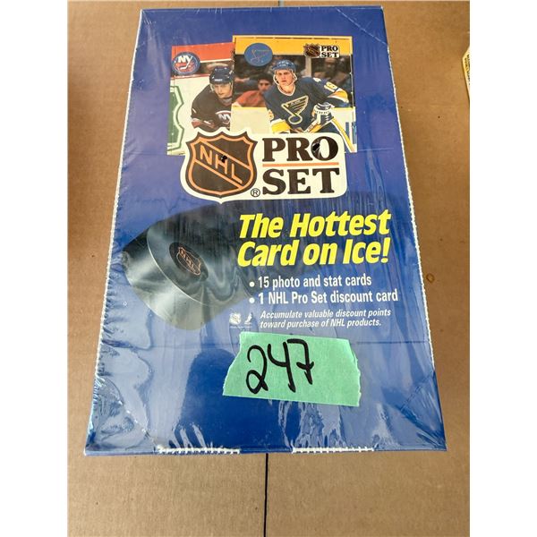 NHL PRO SET 1990 HOCKEY CARDS BOX (SEALED)