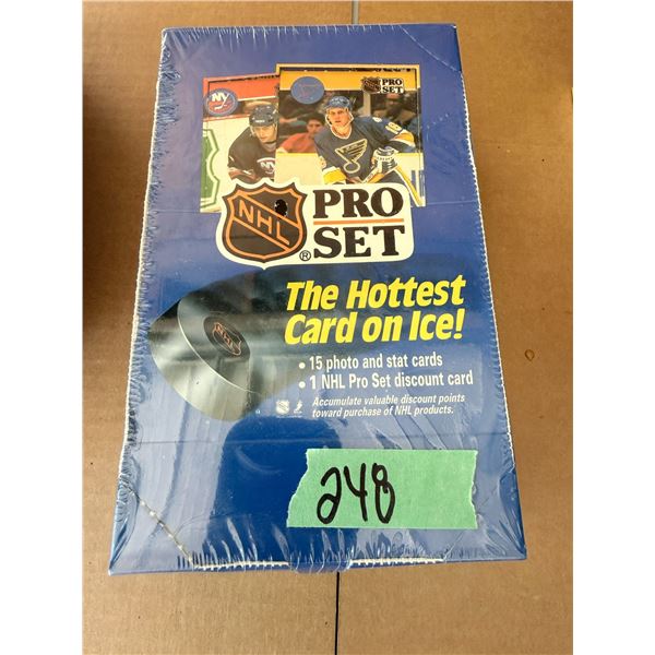 NHL PRO SET 1990 HOCKEY TRADING CARD BOX (SEALED)