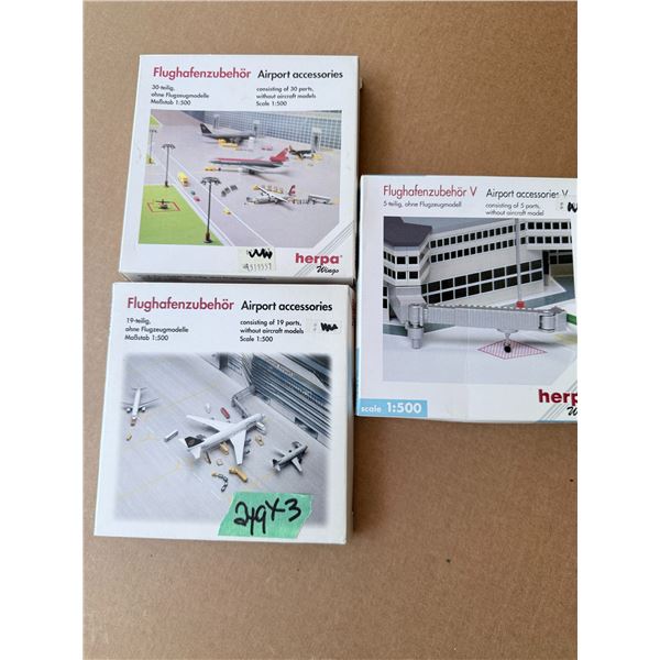 GROUP OF HERPA WINGS 1:500 AIRPORT ACCESSORIES SETS