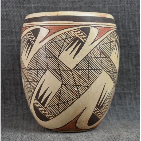 HOPI POTTERY VASE (RACHEL SAHMIE NAMPEYO)