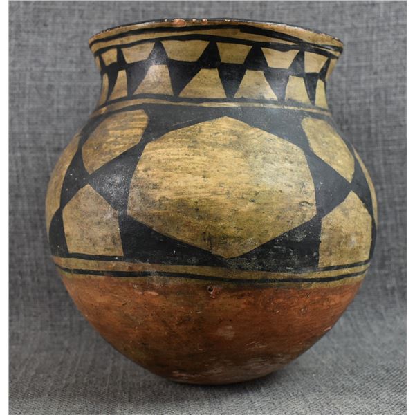 SANTO DOMINGO POTTERY OLLA