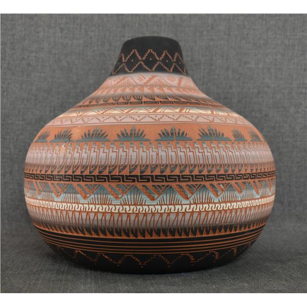 NAVAJO CERAMIC JAR (JERRY SMITH)