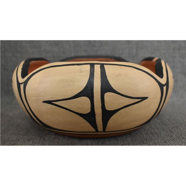 SANTO DOMINGO INDIAN POTTERY BOWL (D AGUILAR)