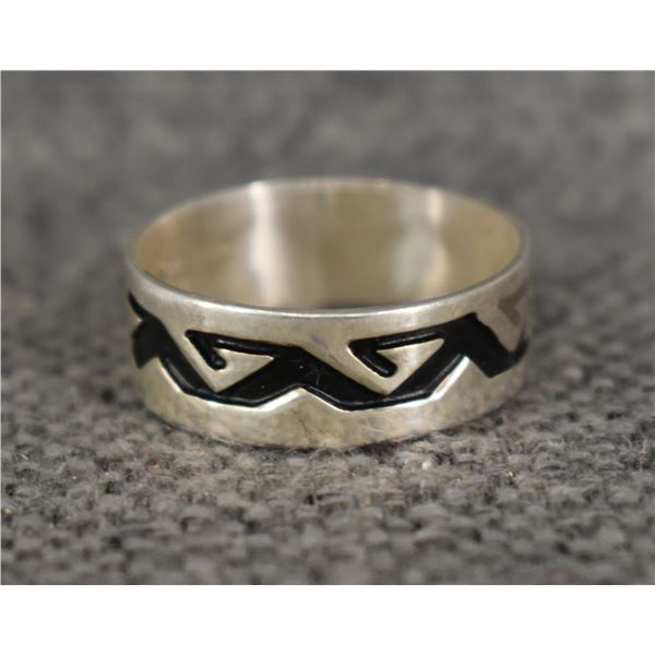 NAVAJO RING (TOMMY &ROSITA SINGER)