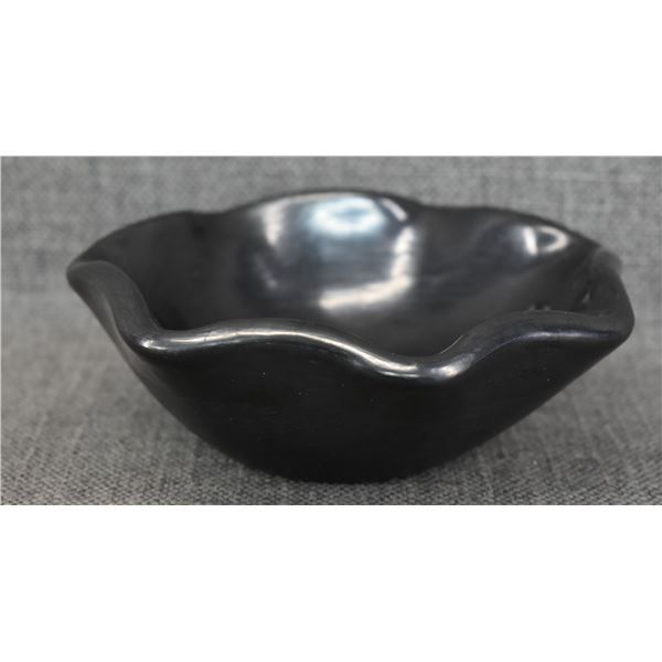 SAN ILDEFONSO POTTERY BOWL ( MARIA POVEKA)