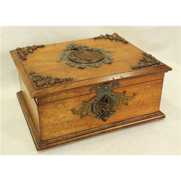 Antique Oak Cigar Humidor