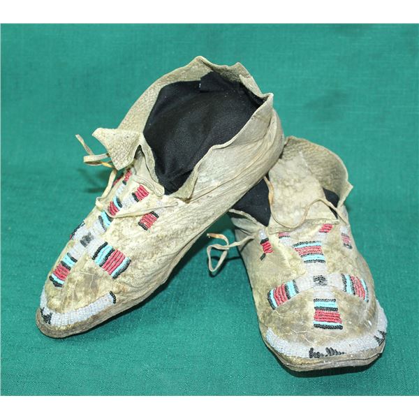Northern Plains Moccasins