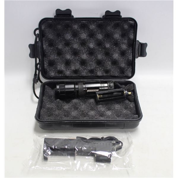 1 CHARGARABLE FLASHLIGHT IN CASE
