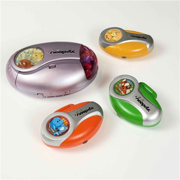 4pc Tiger Electronics Neopets Handheld Electronic Games and Playsets