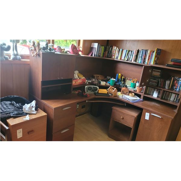 Desk C