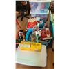 Image 1 : Containers of Food A