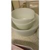Image 4 : Vintage Pyrex & More A