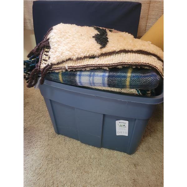 HolMils Wool Rug & Afghans B