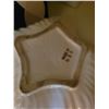 Image 20 : Servingware B