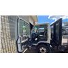 Image 5 : 2004 GMC W4500, 2DR FLATDECK TRUCK, WHITE, VIN J8DC4B14747008462,