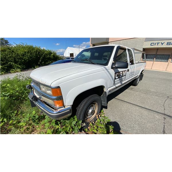 1996 CHEVROLET SILVERADO, 2DR PU, WHITE, VIN 1GCGK29F6TE137964,