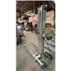 Image 2 : GENIE SUPERLIFT SL-24 HEAVY DUTY MANUALLY OPERATED MATERIAL LIFT 650LB CAPACITY