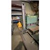 Image 2 : GENIE SUPERLIFT SL-24 HEAVY DUTY MANUALLY OPERATED MATERIAL LIFT 650LB CAPACITY