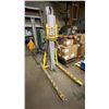 Image 2 : SUMNER MANUFACTURING 2124 HEAVY DUTY MANUALLY OPERATED MATERIAL LIFT 650LB CAPACITY