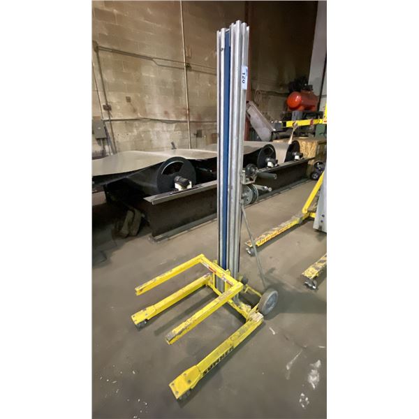 SUMNER MANUFACTURING LIL HOISTER 2210 MANUALLY OPERATED MATERIAL LIFT 300LB CAPACITY