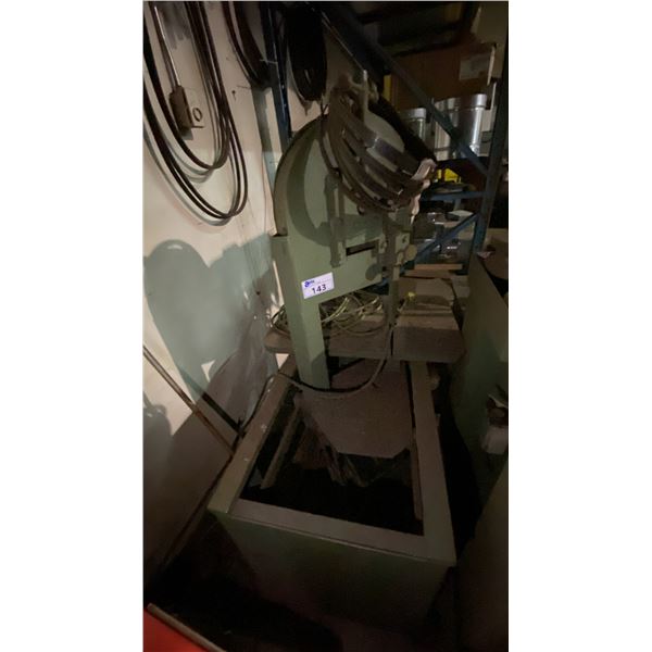 GREEN HEAVY DUTY INDUSTRIAL BAND SAW