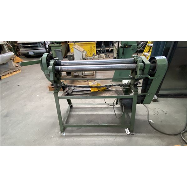 INDUSTRIAL SHEET METAL ROLL BENDING MACHINE