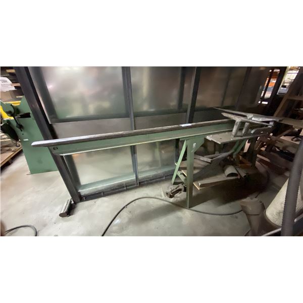 METAL BEAM STAND WITH ASSORTED ANVILS & METAL FORMING ATTACHMENTS