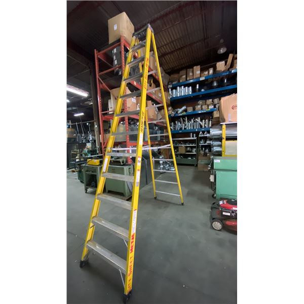 FEATHERLITE YELLOW 12' FIBERGLASS LADDER