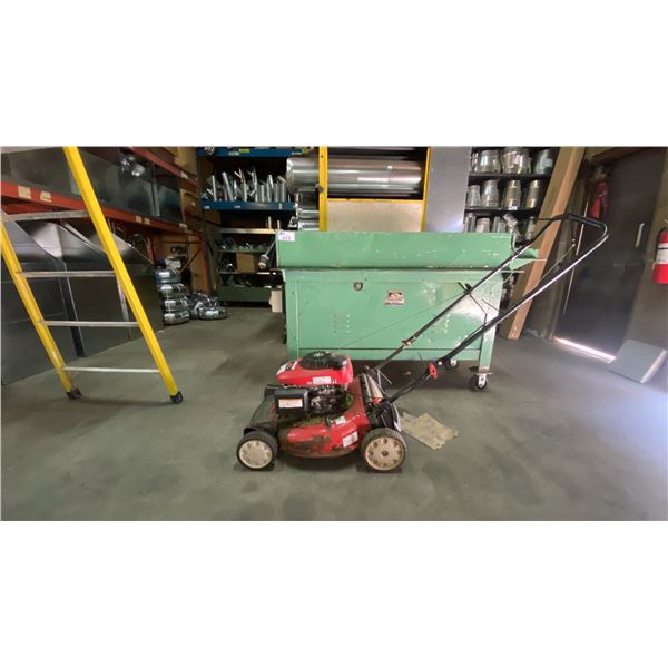 TROY-BILT RED GAS POWERED LAWN MOWER WITH HONDA ENGINE *DAMAGED ON SIDE- NO BAG*