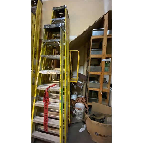 GROUP OF 3 YELLOW FEATHERLITE FIBERGLASS LADDERS- 8', 10' & 10'