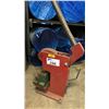 Image 1 : RED HEAVY DUTY HAND CORNER NOTCHER