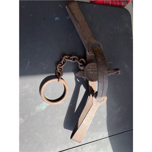 VINTAGE  BEAR TRAP marked "NORTHWESTERN TRAP CO. ONEIDA N.Y. NO. 6", and the smaller one is stamped 