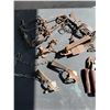 Image 1 : Steel Animal Traps and Kuny's Tool PLI