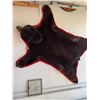 Image 7 : Black bear skin rug with red felt border