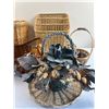 Image 4 : Decorative Wicker Storage