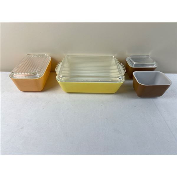 Vintage Pyrex Dishes
