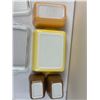 Image 7 : Vintage Pyrex Dishes