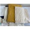 Image 3 : Table and Kitchen Linens
