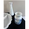 Image 4 : Decorative Milk Glass Items