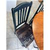 Image 5 : Nadeau Dining Table & Chairs