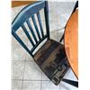 Image 6 : Nadeau Dining Table & Chairs
