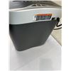 Image 3 : Omnitech Cross Cut Paper Shredder