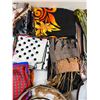 Image 4 : Scarfs and Clothing Accessories
