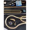 Image 5 : Costume Jewelry Lot