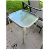 Image 2 : Patio Lounger & Side Table