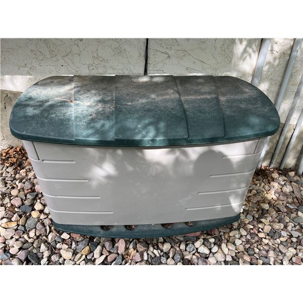 Rubbermaid Deck Box