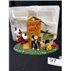 Image 2 : Snow Village Halloween Haunted House Sculpture